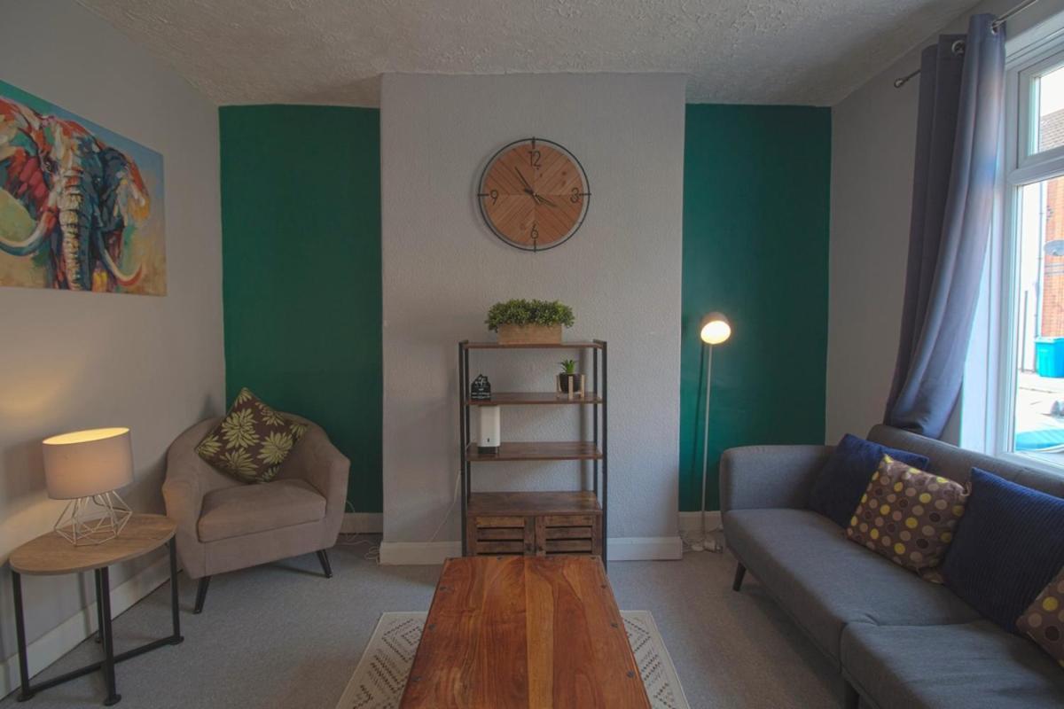 Egton St - Stylish House With Parking, Near Town! Vila Kingston upon Hull Exterior foto